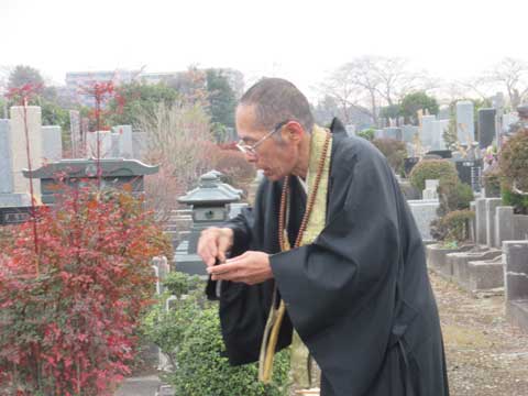 墓じまいと読経